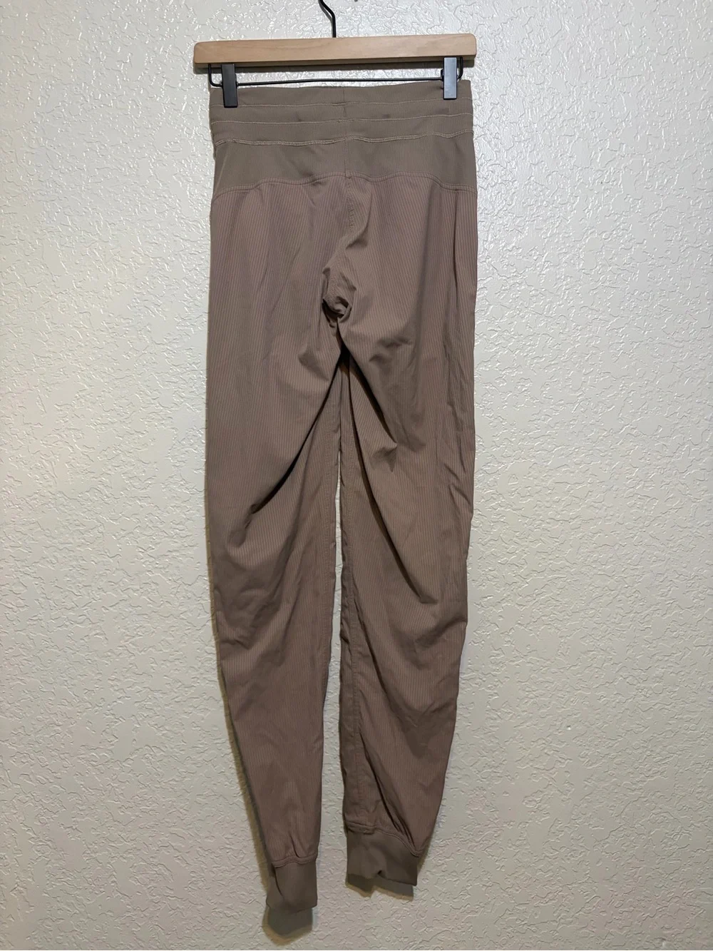 Lululemon Dance Studio Mid-Rise Jogger *Tall Taupetastic Size 2
